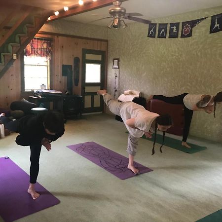 Sewall House Yoga Retreat 호텔 Island Falls 외부 사진